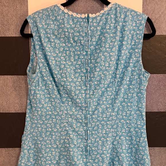 Chic Blue Floral Midi Dress - Picture 5 of 6